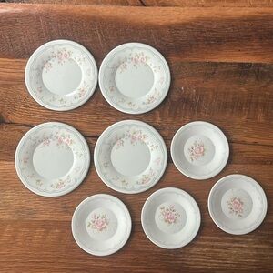 Vintage Set of 8 Yorktowne by Pfaltzgraff Floral Metal Plates Play Dish Plates
